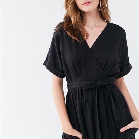 UO | Linen Wrap Black Dress | XS - Picture 4 of 11